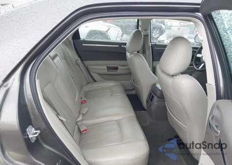 2008 Chrysler 300C Hemi z USA, uszkodzony, nr VIN 2C3KA63H08H187066